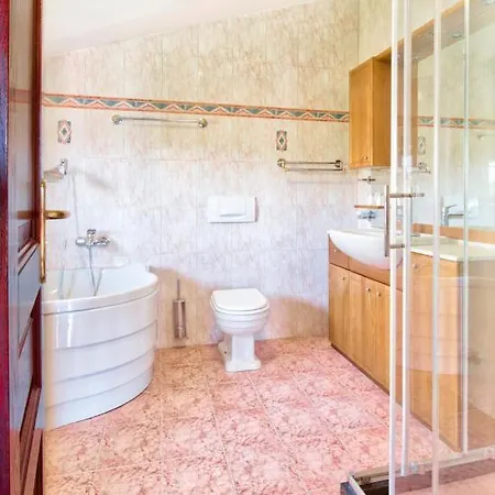Oda ve Kahvaltı Sveta Eufemija Bed End Breakfast Ii
