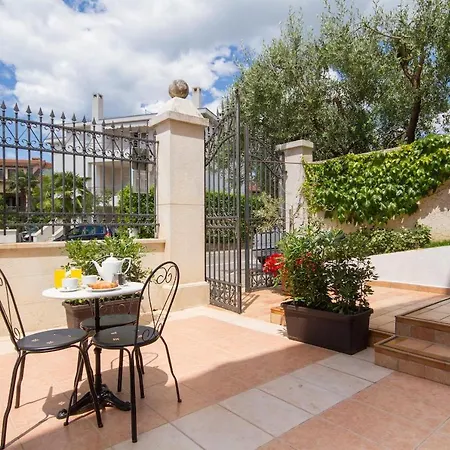 Sveta Eufemija Bed End Breakfast Ii Oda ve Kahvaltı