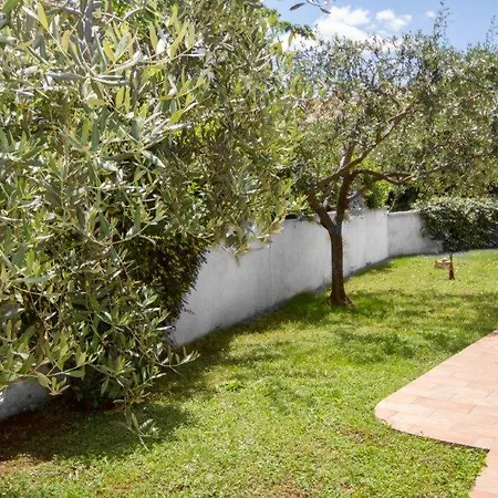 Sveta Eufemija Bed End Breakfast Ii Oda ve Kahvaltı
